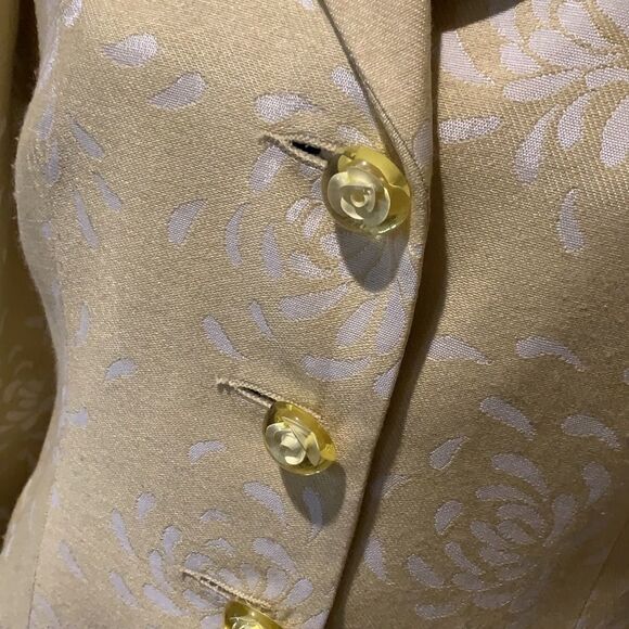 Neiman Marcus exclusive women’s suit - Picture 3 of 14